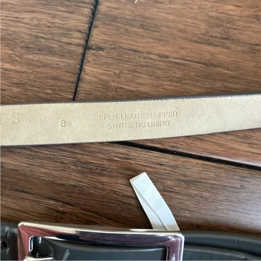 Talbots Grey Patent Leather Belt with Silver Buckle
